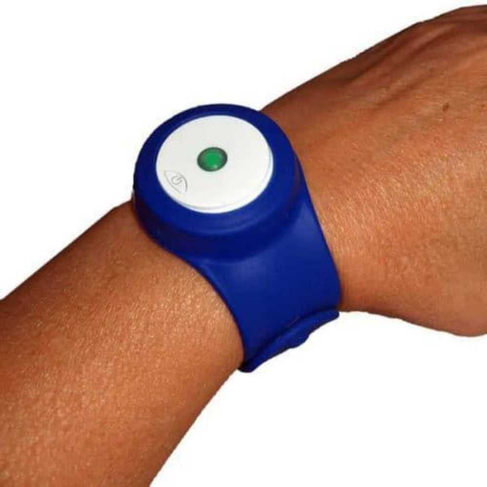 CPR Compression Rate Wrist Monitor & Soft CPR Mask L6730