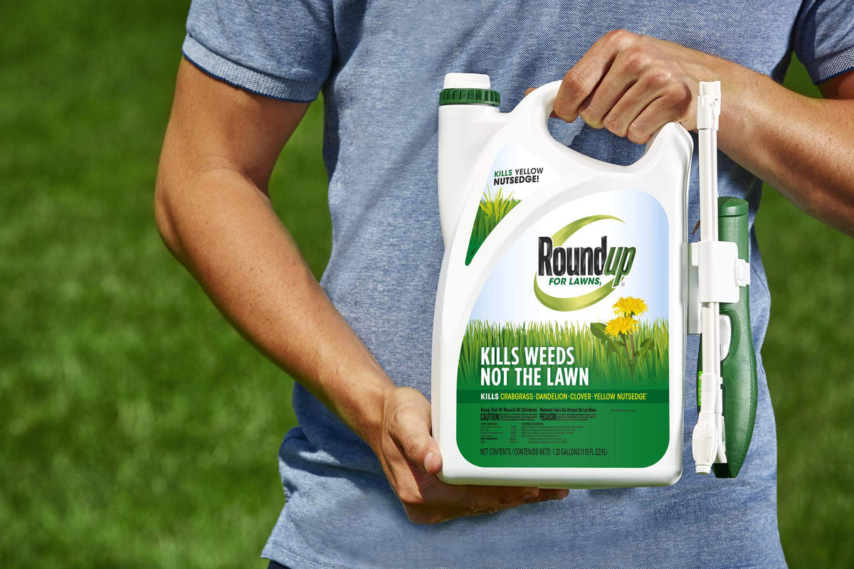 All-in-One Weed Killer for Lawns 1.33 gal Y88260