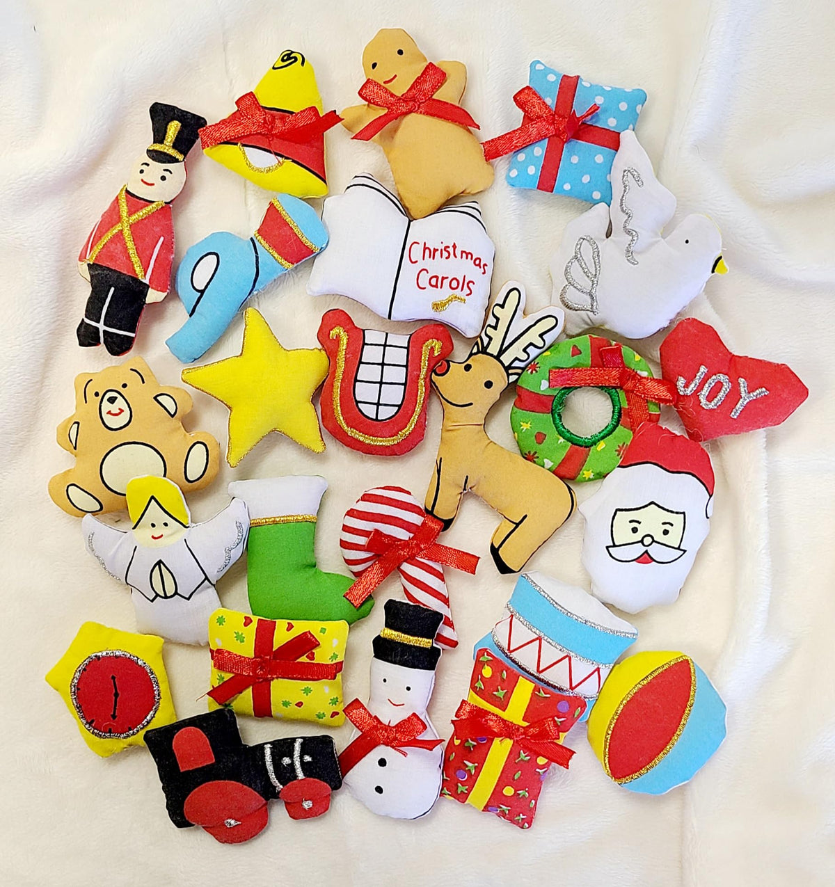 Christmas Advent Calendar with 24 Cloth Ornaments C9629