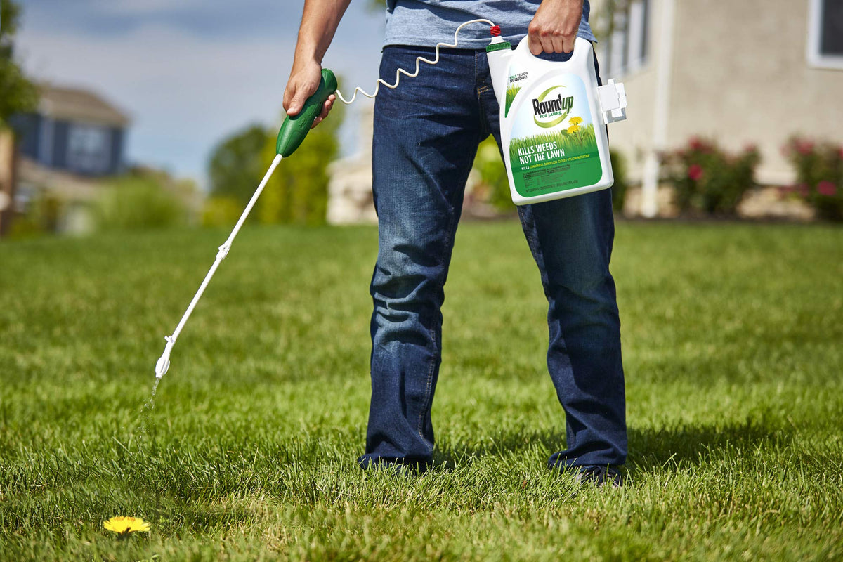 All-in-One Weed Killer for Lawns 1.33 gal Y88260