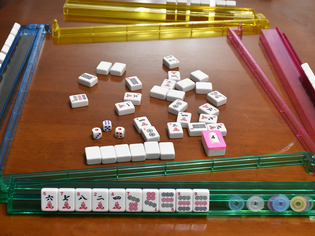 American Mahjong Set with 166 White Tiles and 4 Racks I19168
